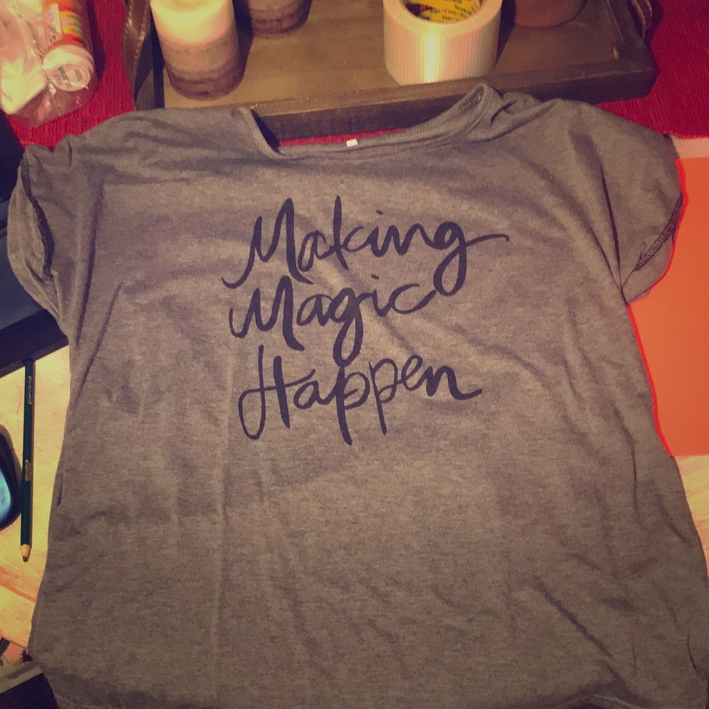 Gray tee shirt